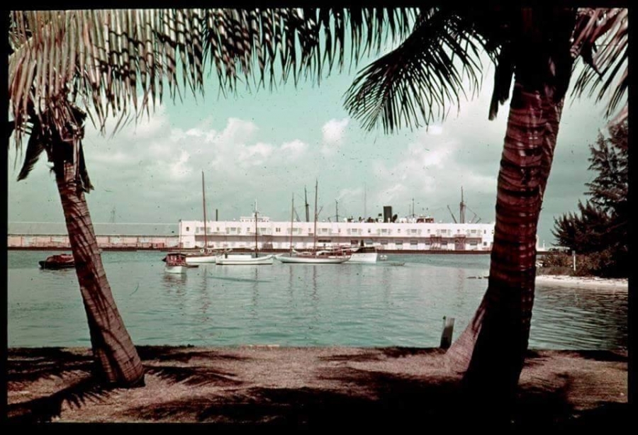 1939 Kodachrome of piers along Biscayne Boulevard