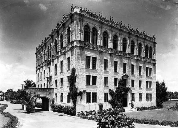 The Miami Women's Club in its prime. Photo via HistoryMiami.