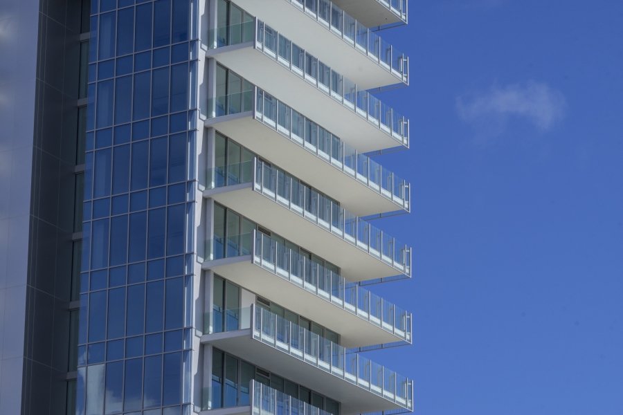 Photo by Michael Stavaridis/ courtesy Rene Gonzalez Architect